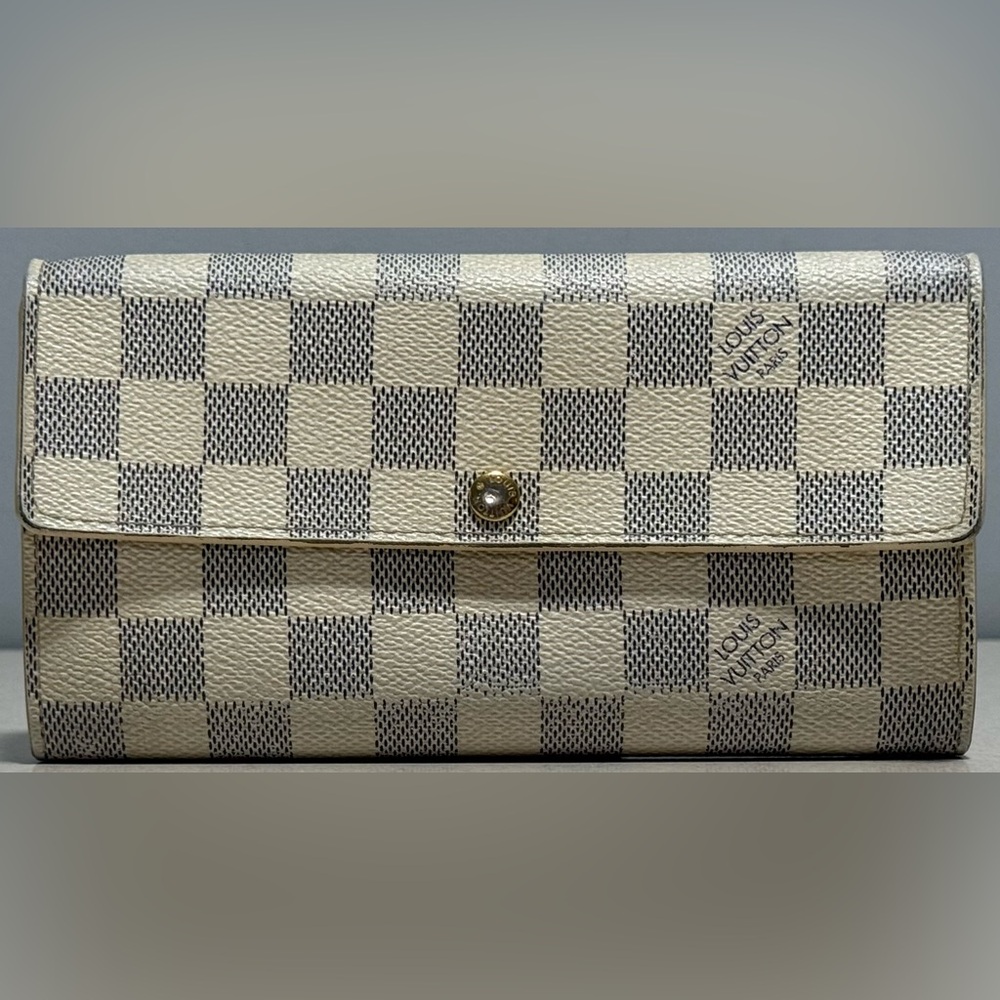 Louis Vuitton Damier Azur Wallet in Cream and Gray